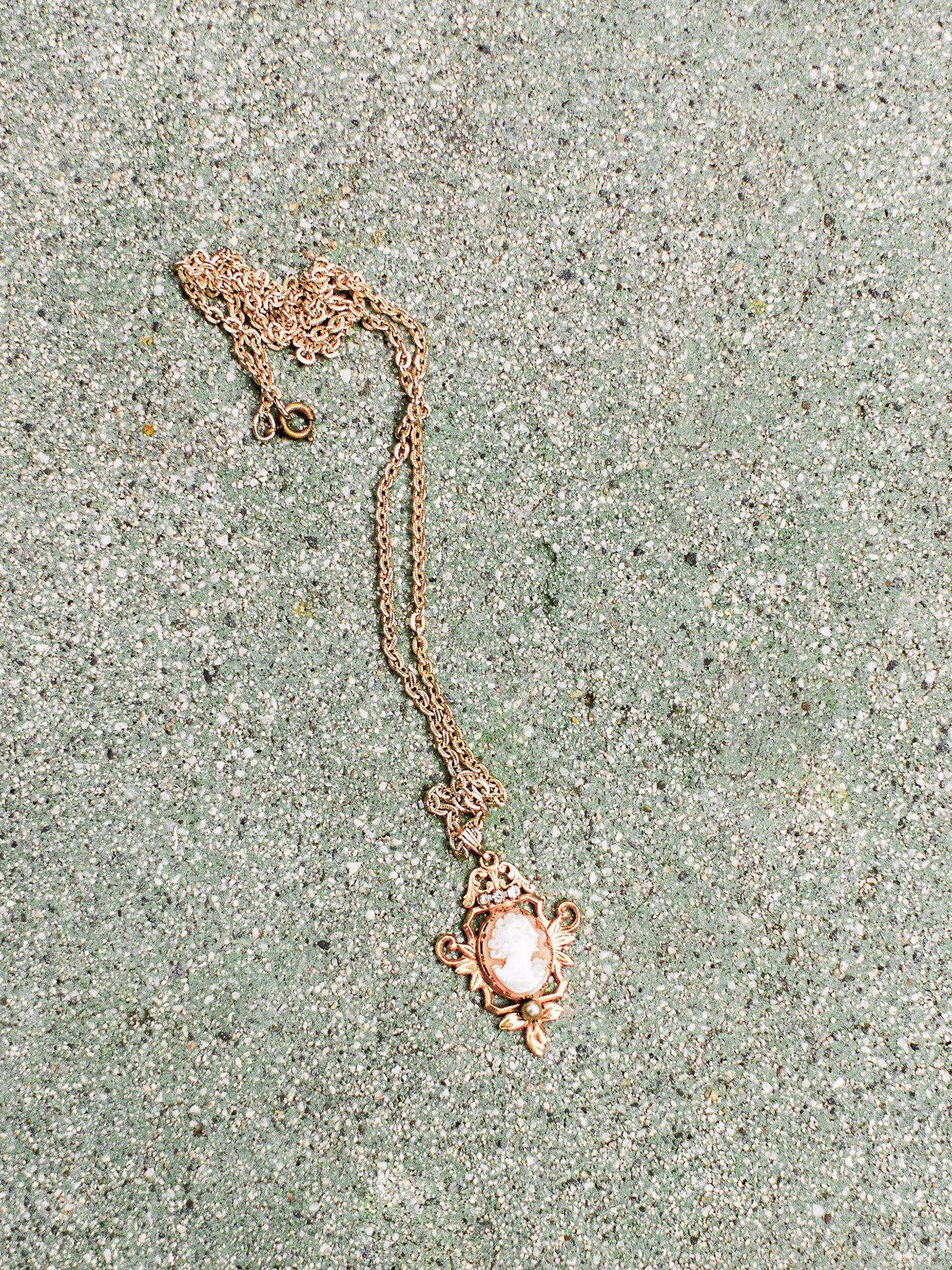 Est. Late 1970s Gold Toned Cameo Necklace