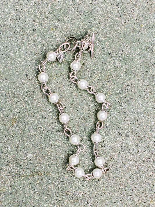 Est. 1990s Silver Tone Metal & Faux Pearl Necklace